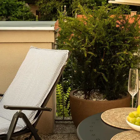 Apartament Pinia Centre Modern With Shared Bathroom