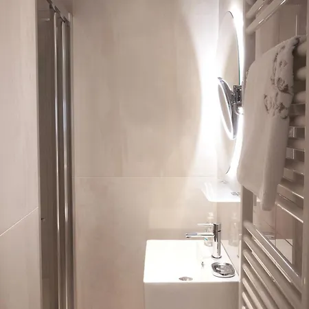 Pinia Centre Modern * Lubiana