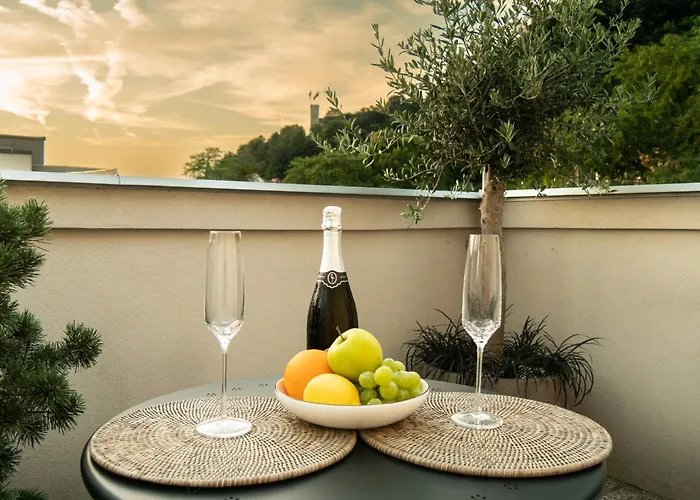 Pinia Centre Modern With Shared Bathroom Apartament Lublana