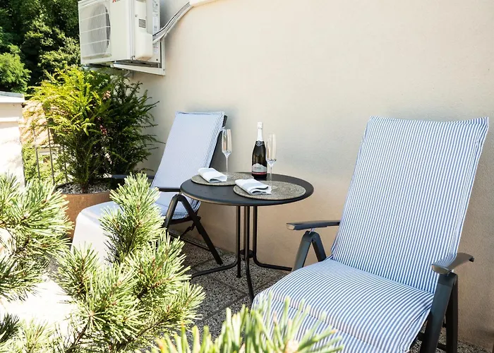 Pinia Centre Modern With Shared Bathroom Lublana