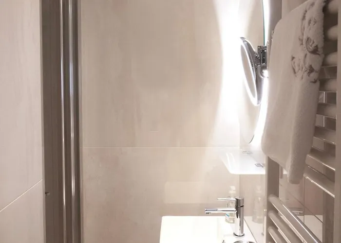 Pinia Centre Modern With Shared Bathroom * Ljubljana