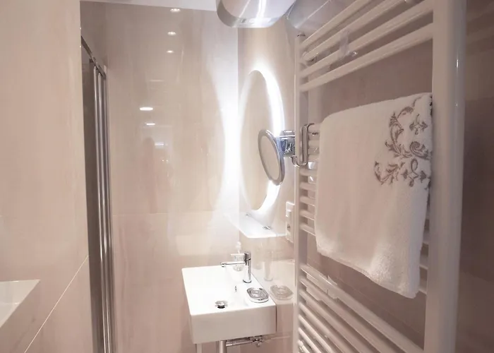 Pinia Centre Modern With Shared Bathroom Lublaň