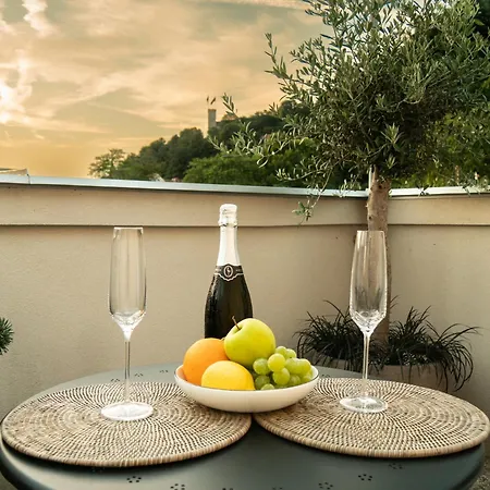Pinia Centre Modern With Shared Bathroom Διαμέρισμα Λιουμπλιάνα